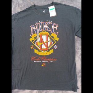 Nike Men's Black Graphic T-Shirt
